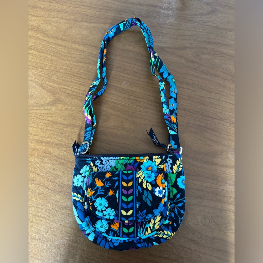 *RETIRED PATTERN* Midnight Blues crossbody NWOT